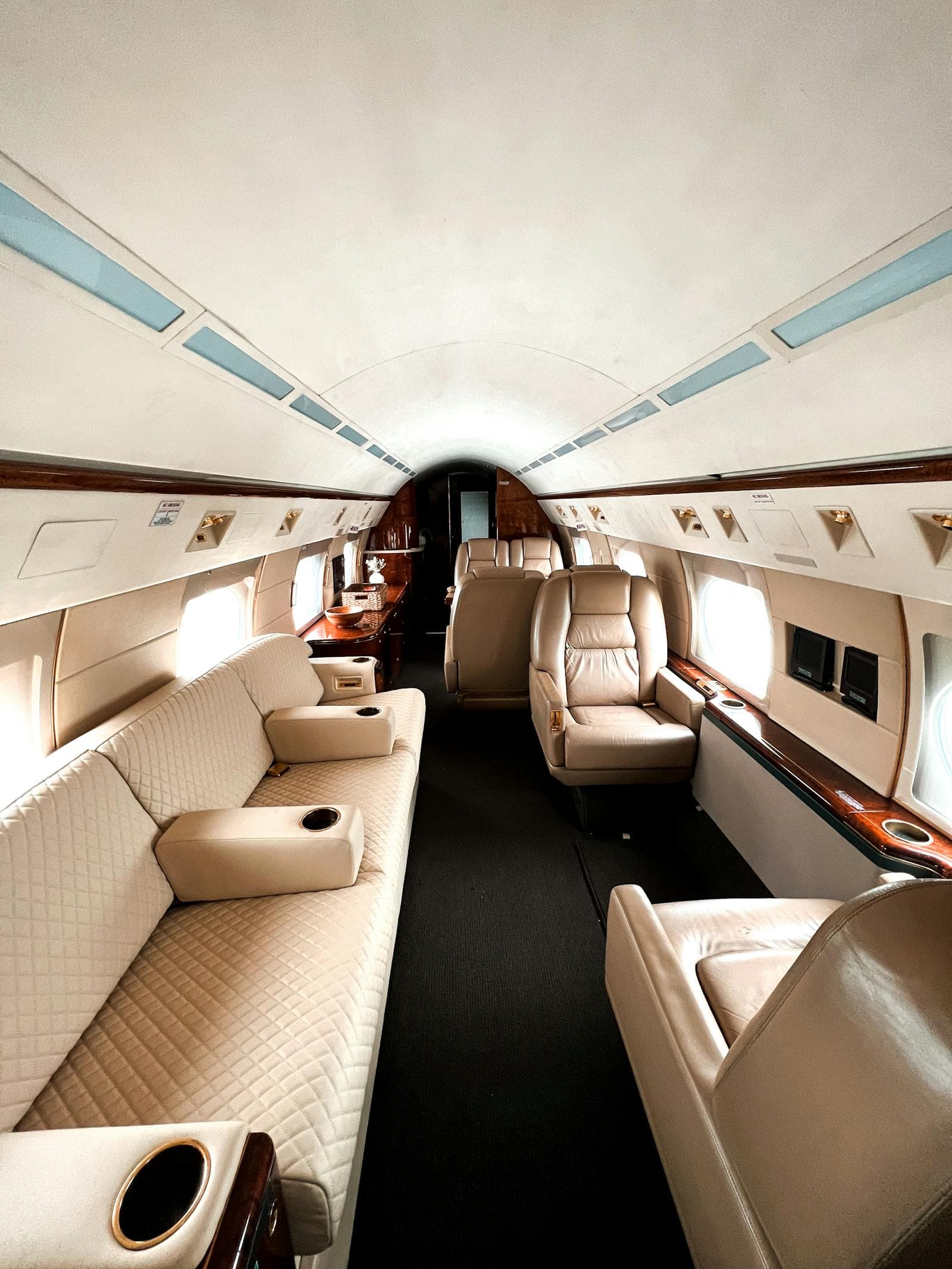 Dassault Falcon 2000